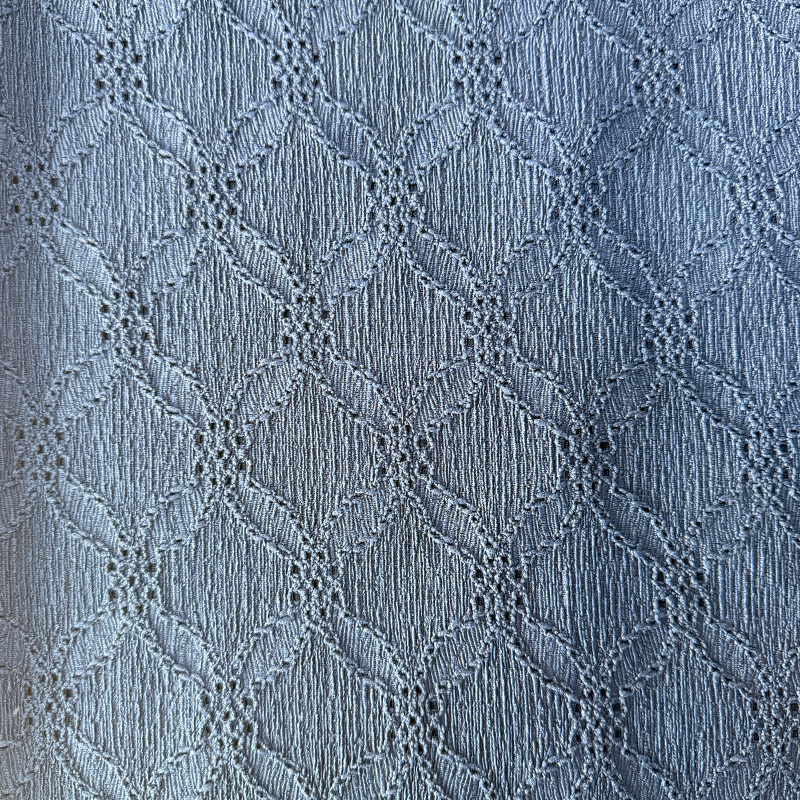 NO7002 Modernt diamantmönster varpstickat crepetyg